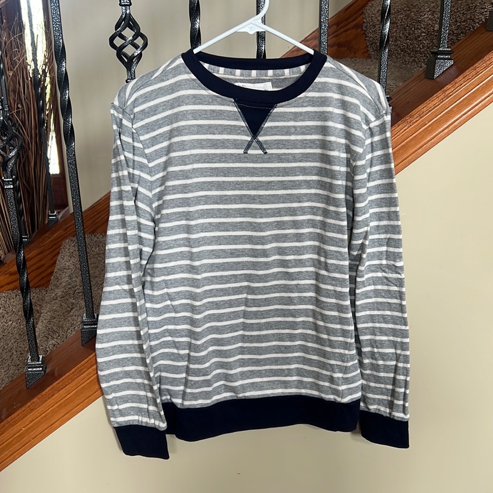 Size small Crewneck
